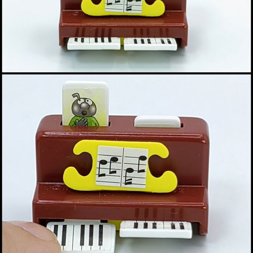 Kinder Surprise Set Funny Music Notes and Instruments like new