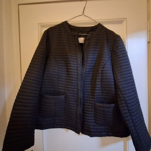 Light Quilted Jacket size 50 new, black