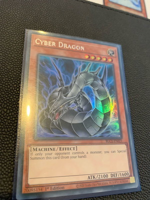 Cyber Dragon Black Alt art like new, vintage yugioh
