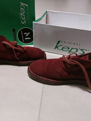 Keps burgundy castor boots in excellent condition
