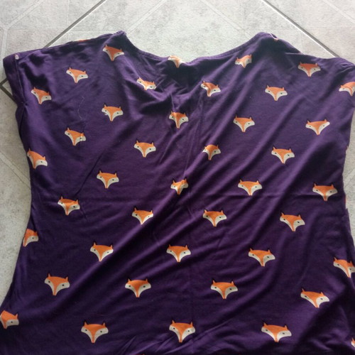 Peacocks purple short-sleeve shirt with fox design like new, size 40/L