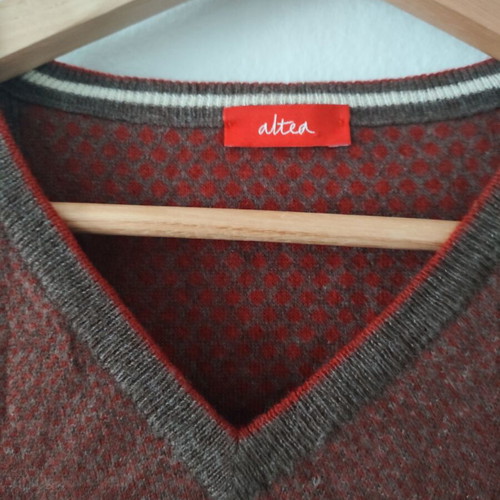 Altea men's 100% wool sweater new, size S/M