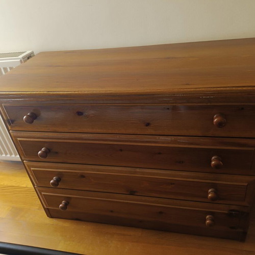 Wooden chest of drawers with 4 large drawers and mirror