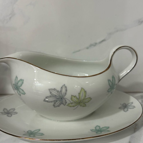 Bavaria sauce boat new with built-in saucer