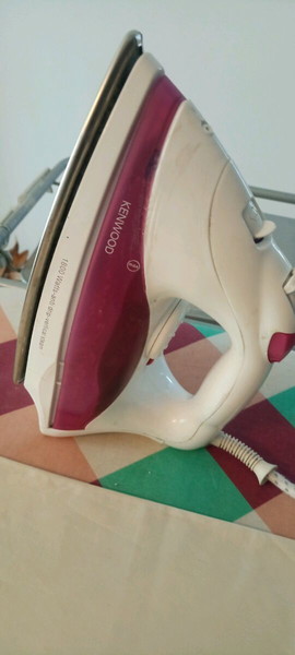 Ατμοσιδερο Kenwood 1800watt λειτουργικο