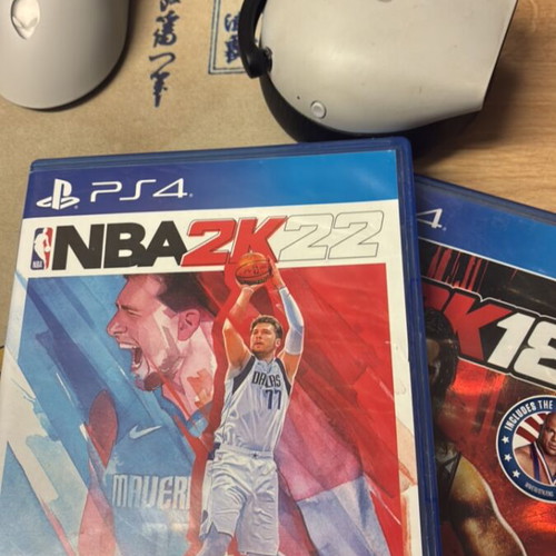 PS4 bundle NBA 2K22 and WWE 2K18 games