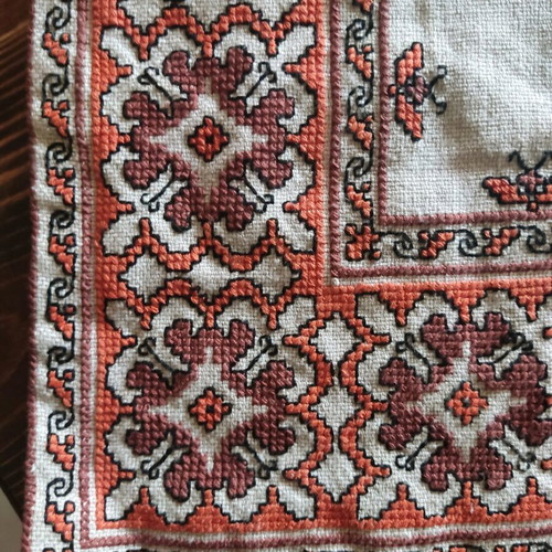 Handmade Vintage Table Runner with Geometric Patterns in Brick and Brown, like new