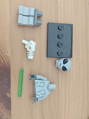 Lego Classic Alien Collectible Minifigures Series 6 col06-1 like new