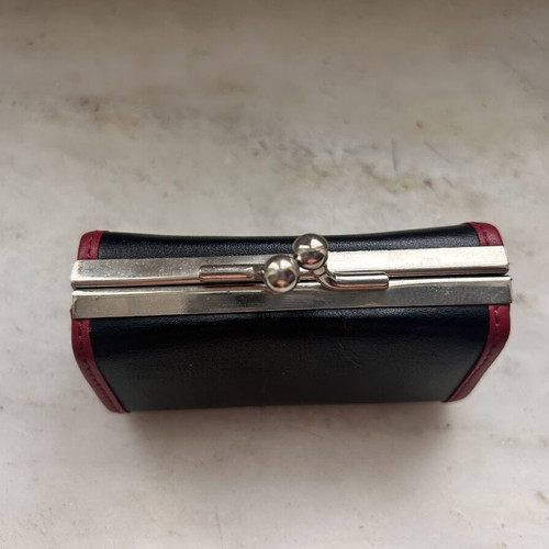 David Jones leather coin purse used, black and burgundy with kiss-lock closure