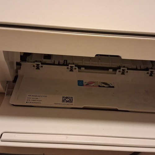 HP DeskJet 2720 color printer with scanner and copier, like new