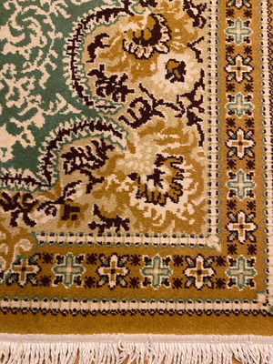 Wool rug 196x310 in excellent condition