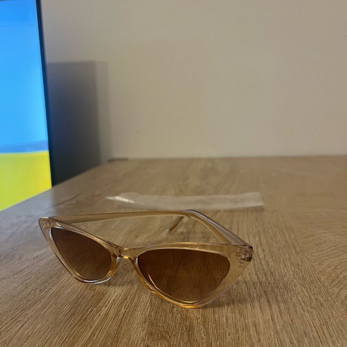 Shein cat-eye sunglasses like new, beige frame with brown lenses
