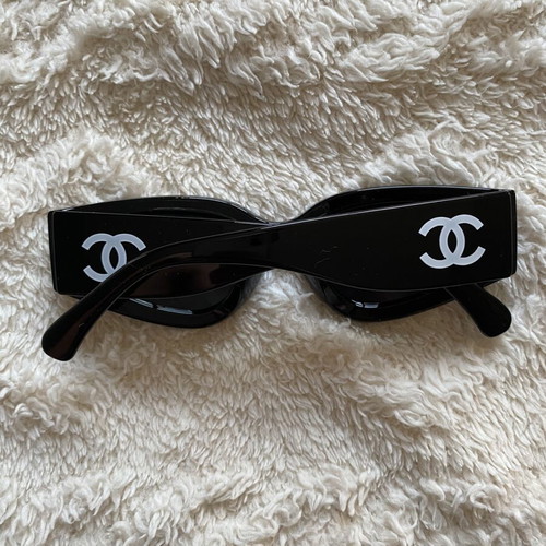 Chanel sunglasses like new, black, elegant summer style