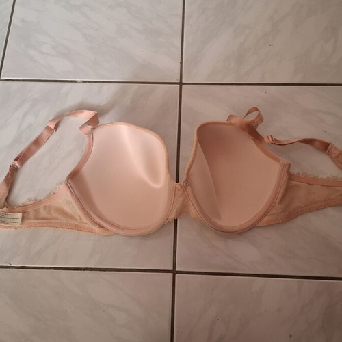 Triumph lace bra 85D used, multicolor