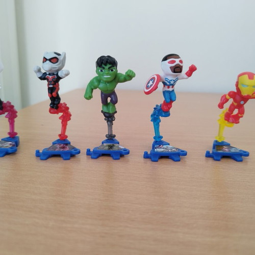 Avengers figures from Kinder surprise, like new, set