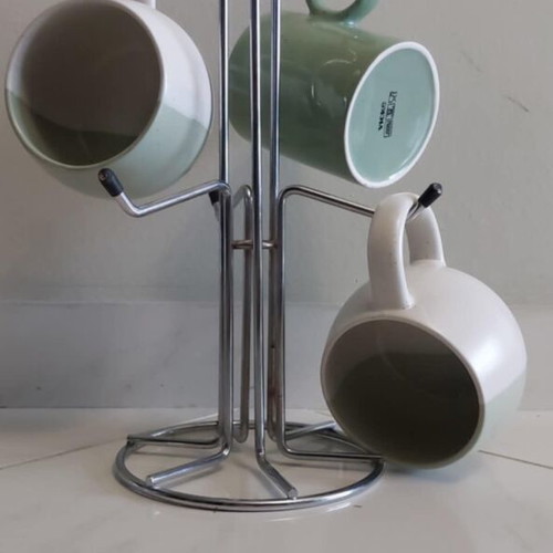 Metal mug holder used 14x29