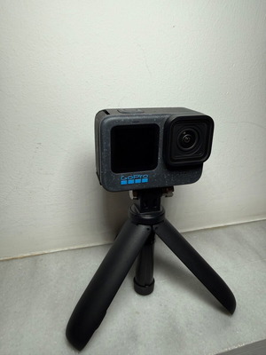 GoPro Hero 12 Black σαν καινούργια με τρίποδο