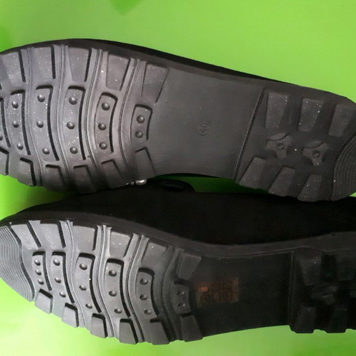 Flat shoes new black with pearls and rhinestones