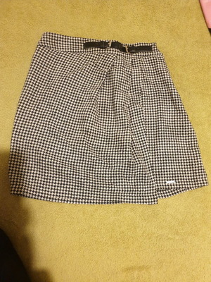 BSB Collection short skirt like new, black and white checkered