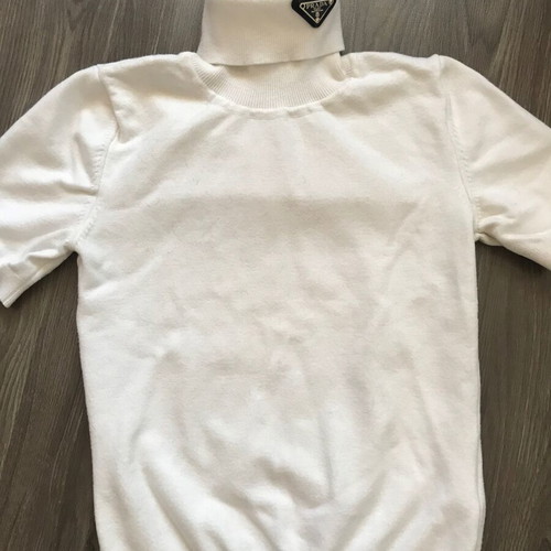 Prada Polo T-shirt white, like new, fits XS and S