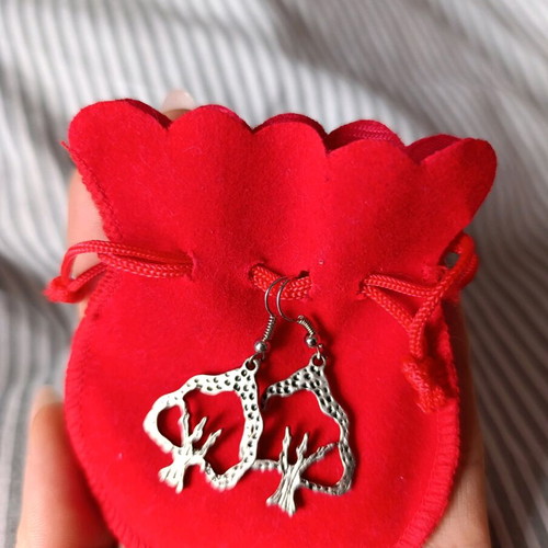 Tree-shaped dangling earrings silver metal like new