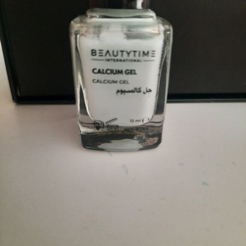 Calcium nail polish like new