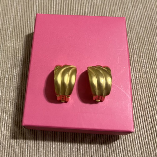 Stainless Steel Earrings clip-on, like new, gold tone