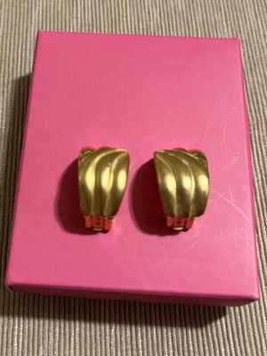 Stainless Steel Earrings clip-on, like new, gold tone