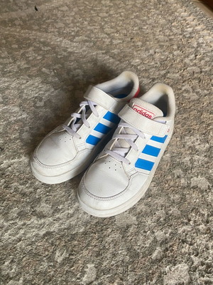 Adidas athletic shoes used, size 34, white