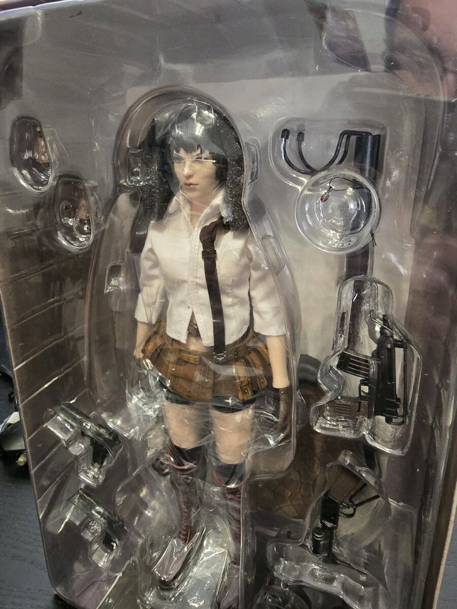 Lady Action Figure 1/6 from Devil May… - € 250,00 - Vendora.cy