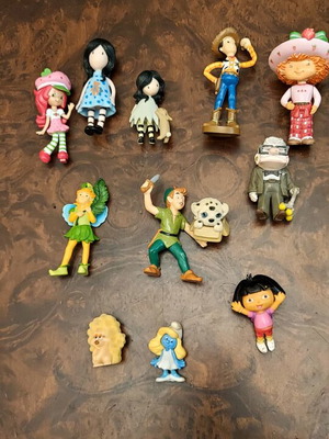 Figures pack of 12 in excellent condition