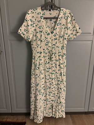 Complete maternity wardrobe like new for spring, summer, autumn
