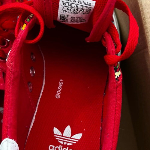 Adidas x Disney Limited Edition sneakers size 39 like new, red