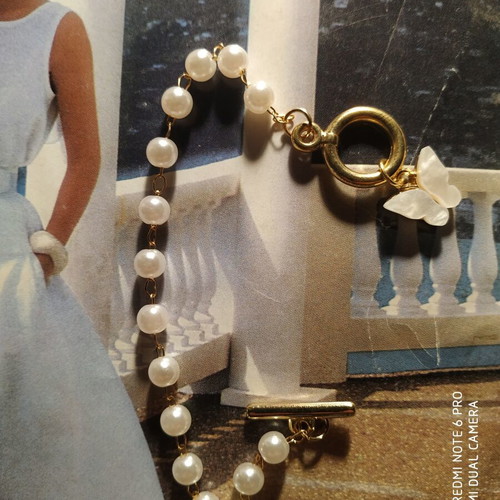 Watch and bracelet set like new, white, women's