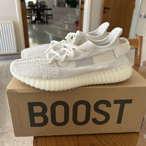 Yeezy Boost 350 v2 Bone sneakers new