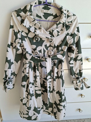 Women's coat like new, lined, modern, belted, size M