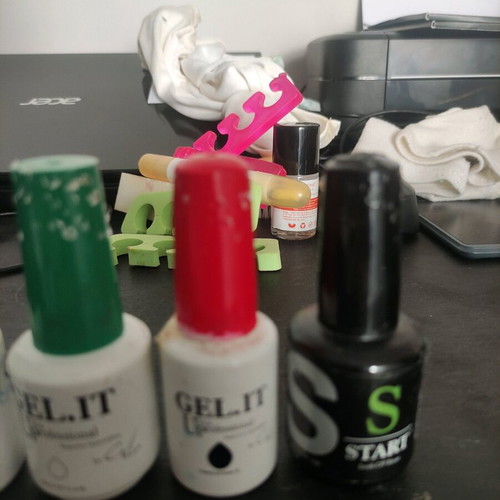 Semipermanent nail polish set with UV/LED lamp 120W like new