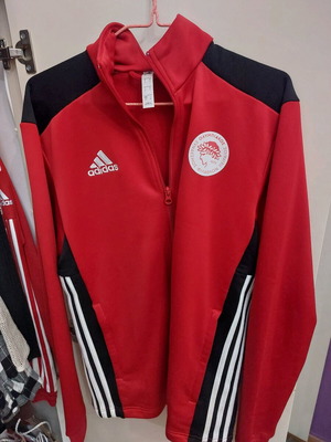 Olympiakos jacket like new with external and internal pockets