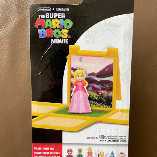 Nintendo Super Mario Bros Peach figure new, authentic