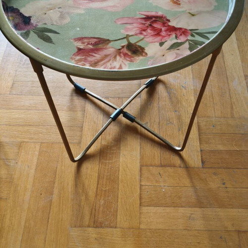 Set of auxiliary tables used with floral design