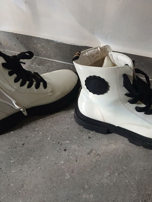Primigi white patent boots like new, size 37 kids