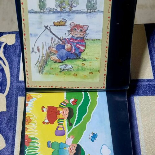Children's cards like new, collection of 80 with leather-bound album