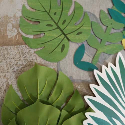 Tropical leaves new, 9 paper and 4 plastic pieces