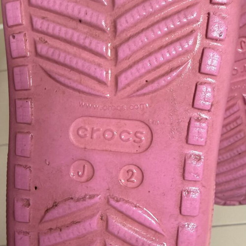 Crocs kids slippers fuchsia size 33-34