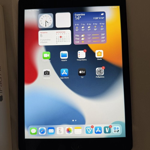 Apple iPad Air 9.7” Wi-Fi + Cellular tablet, like new