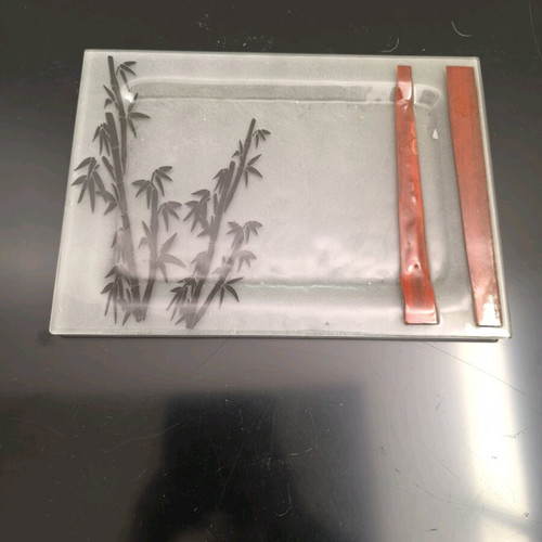 Glass serving tray like new