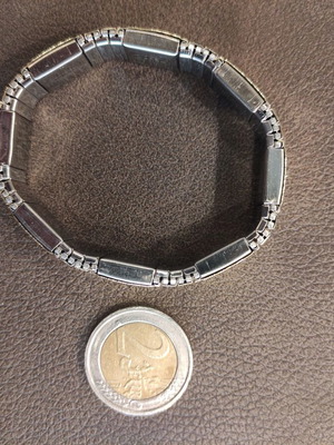 Women's magnetic bracelet