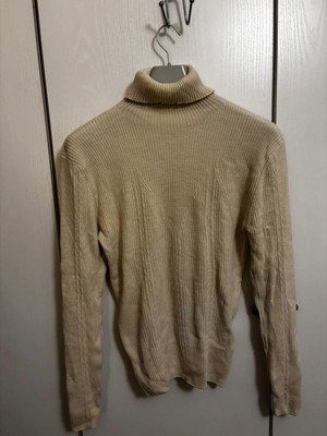 Knitted sweater new, size large