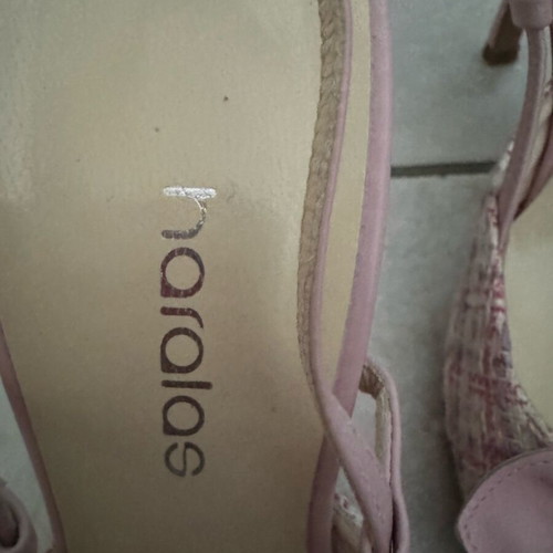Haralas pink pumps like new, size 37.5 with bow detail