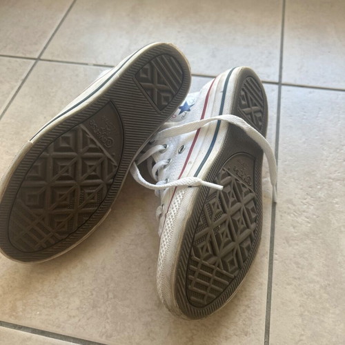 Converse All Star kids white athletic shoes like new, size 32